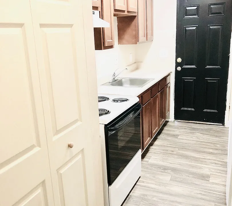 1744 Lyle Ave #5