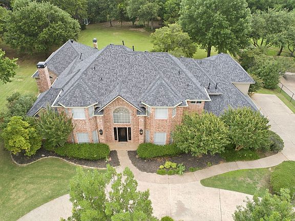 3rd image of 303 Highland Ct