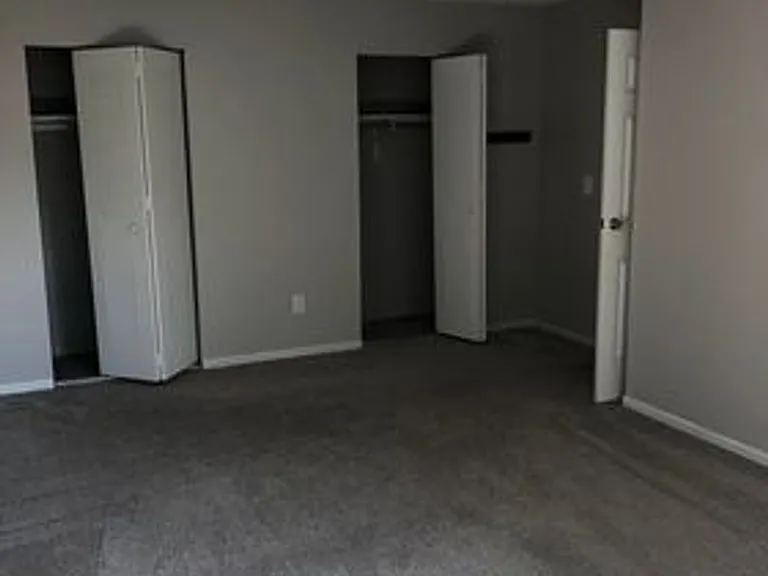 17 Stenwick Dr #E — Photo 18