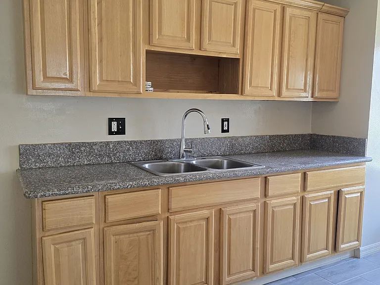 1114 N Bewley St #9 — Photo 8