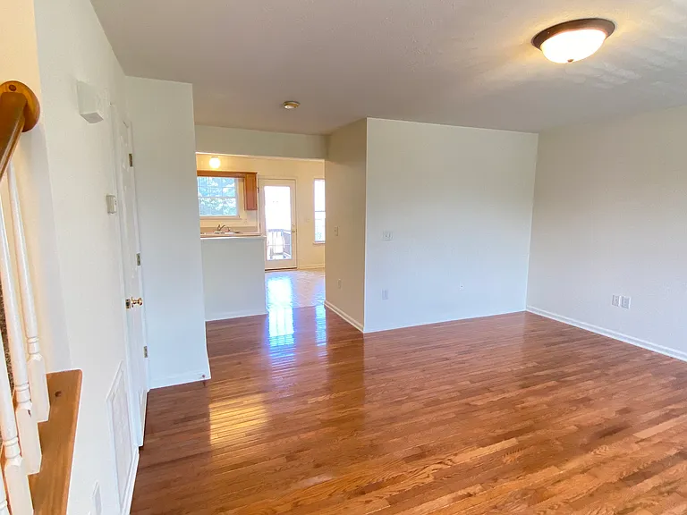 104 Windstone Dr — Photo 9