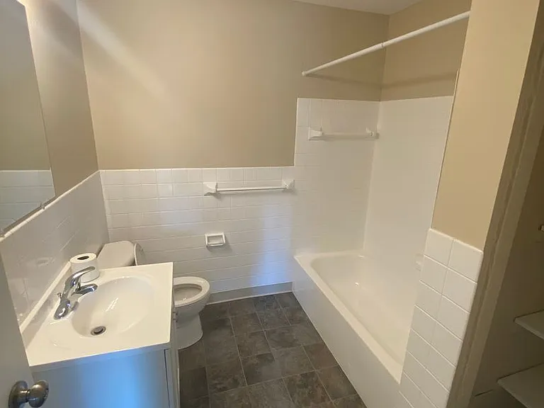 Beverly Apartments in Anoka — Photo 21