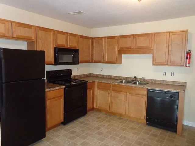 2 bed, 1.0 bath, 1210 sqft, $1,195 — Photo 4