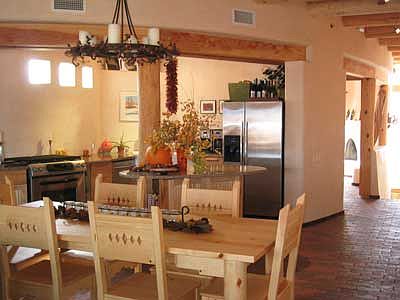 Live Work Loft 17 dining area