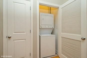 5th image of 4653 N Greenview Ave #311