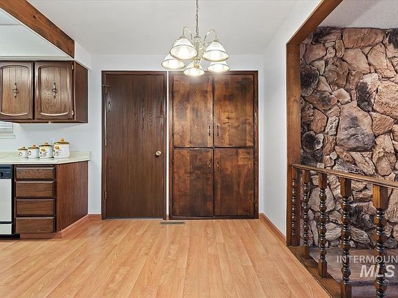 5th image of 4921 N Sunderland Dr