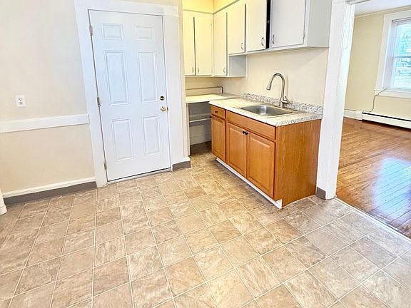 2nd image of 69 Webb St #1