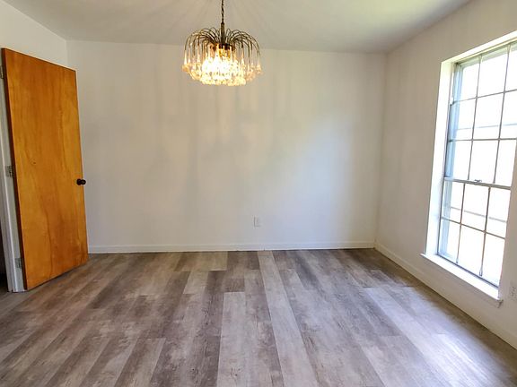 4th image of 6105 Lancaster Blvd