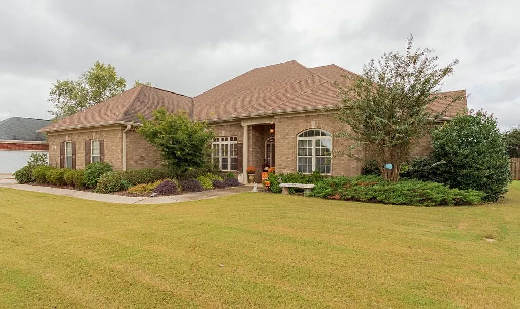 115 Mattie Court — Photo 1