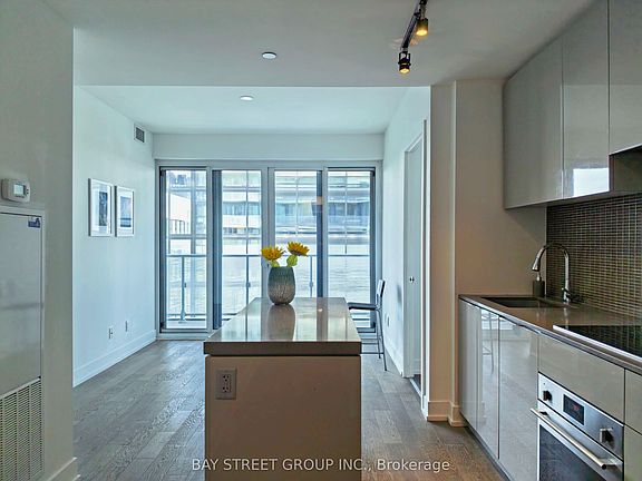 3rd image of 7 Grenville St #4501