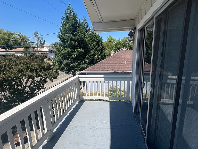3851 Vineyard Ave #B — Photo 19