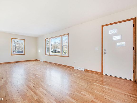 4th image of 157 Lois Dr