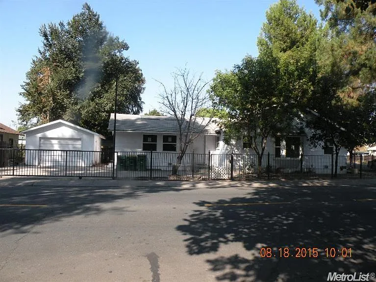 340 E Stadium Dr photo 1