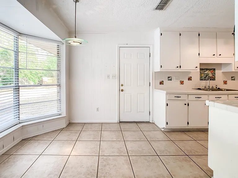 4239 Burtonwood Cir — Photo 8