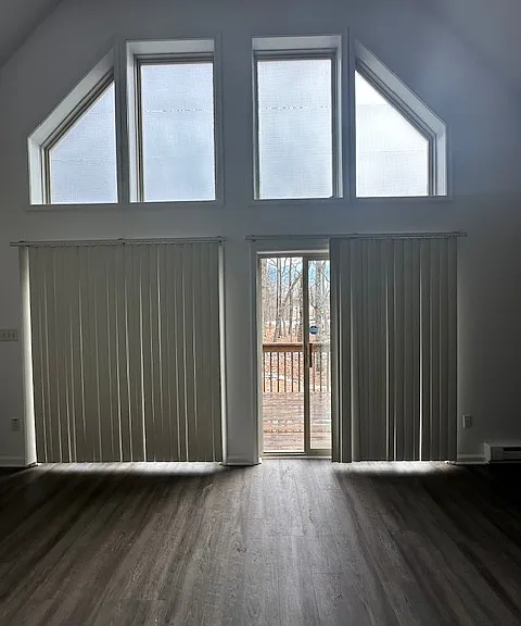 144 Lakeview Dr — Photo 3