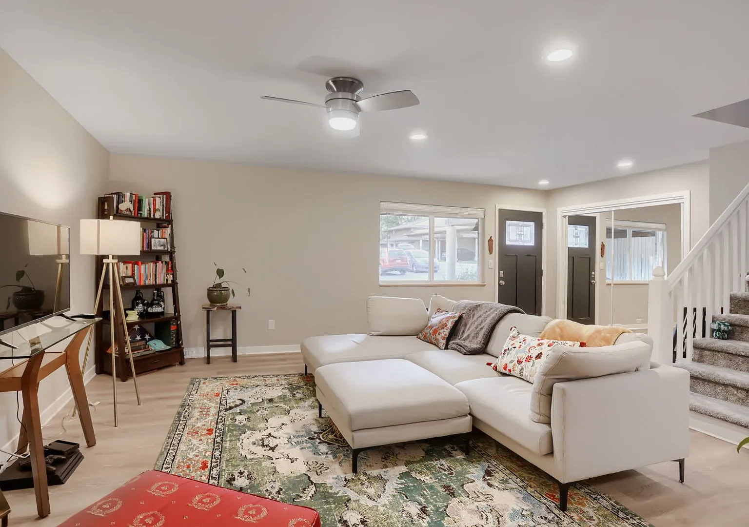 Spacious 3-Bedroom South Boulder Townhome with Finished Basement & Community Pool! — Photo 4