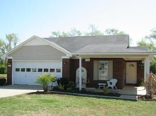 241 Falcon Ridge Dr, Huntsville, AL 35811