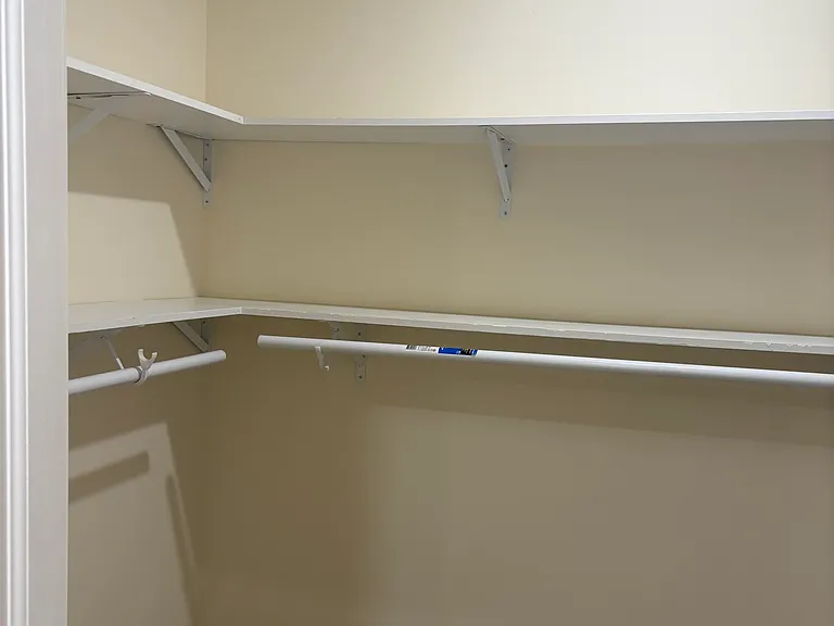 Alexandria Apartments — Photo 30