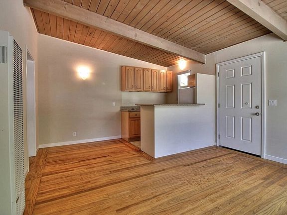 5th image of 445 Stanford Ave #445