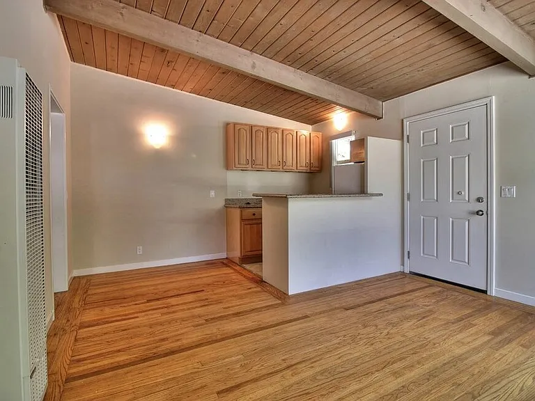 431 Stanford Ave #431 — Photo 2
