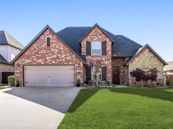 1111 NE Saint Ives Rd, Bentonville, AR 72712