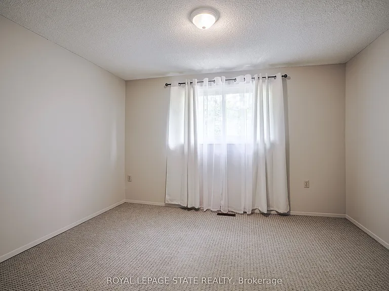 90 Saint Andrews Dr — Photo 23