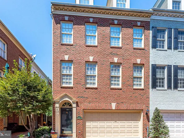 17 Alexander St, Alexandria, VA 22314