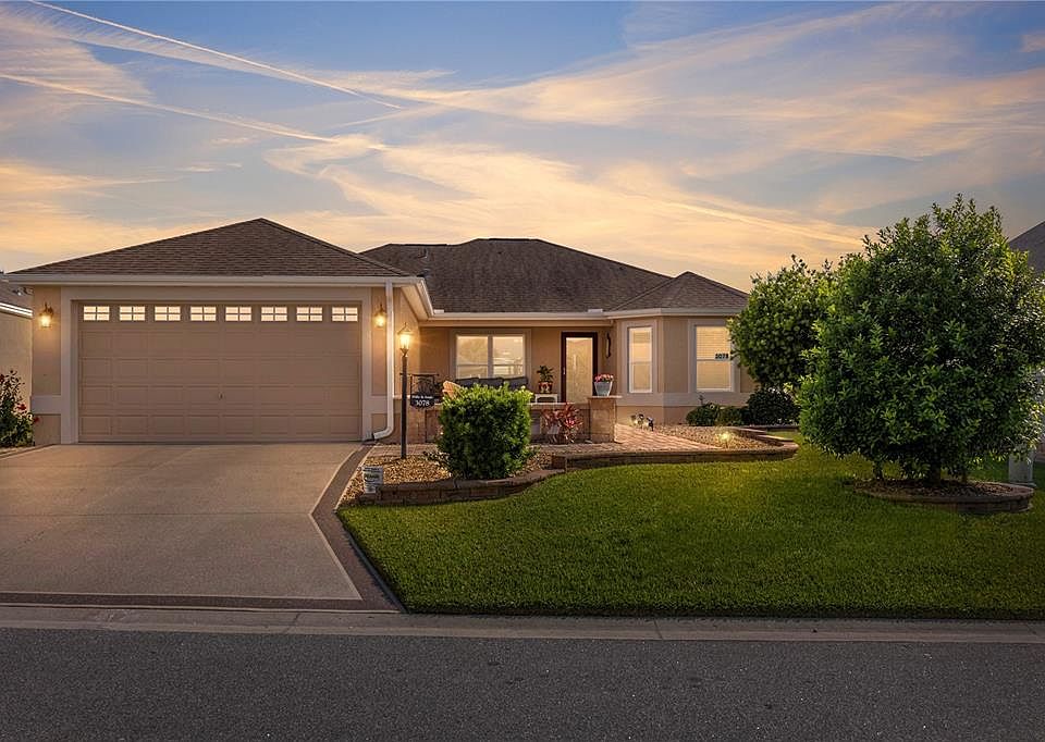 1st image of 3078 Spider Lily St