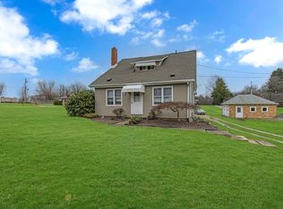 1196 Mercer Rd N, Ellwood City, PA 16117