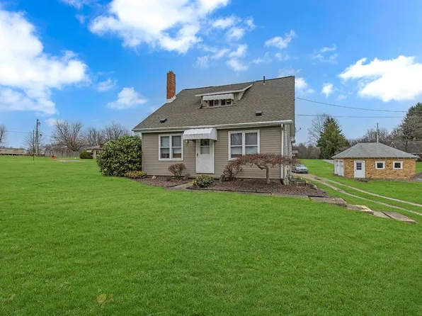 1196 Mercer Rd, Ellwood City, PA 16117