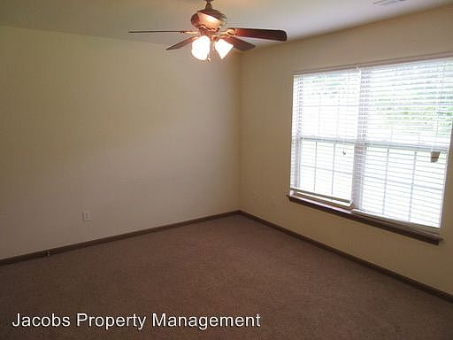 3rd image of 500-502 Glenstone Dr