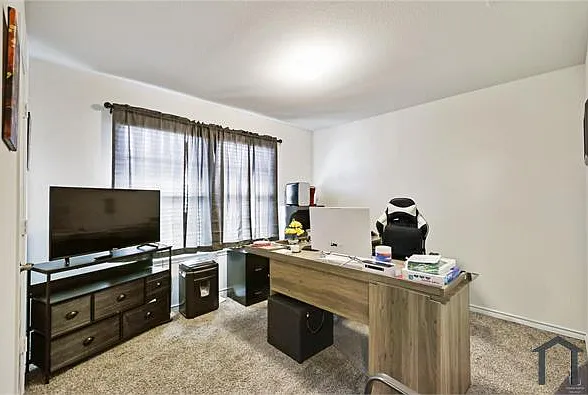 4 bed, 2122 sqft, $3,300 — Photo 3