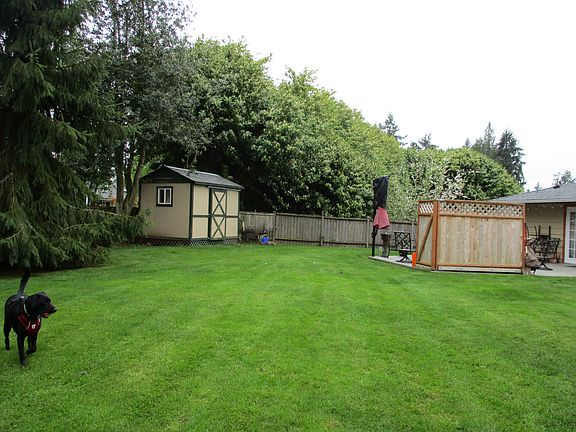 3rd image of 4913 Vista Pl