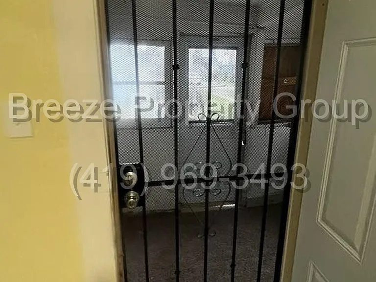 422 Dexter St — Photo 7