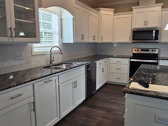 5th image of 5001 Bay Creek Ct