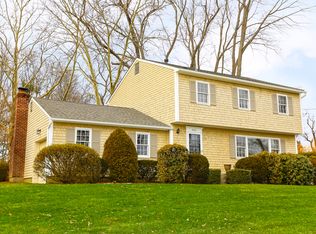 3375 Deerhaunt St, Yorktown Heights, NY 10598