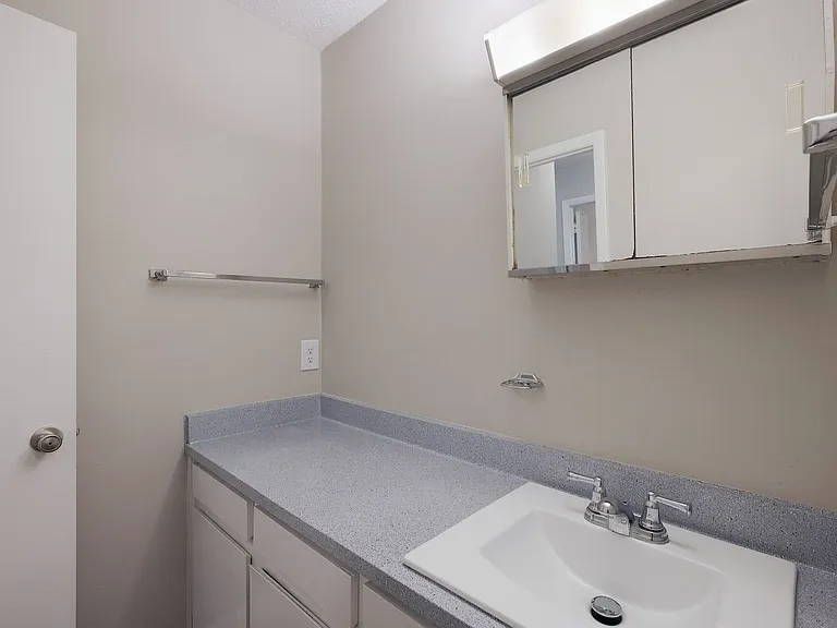 Hampton Hall | Comfort, Convenience, & Community All In One — Photo 61