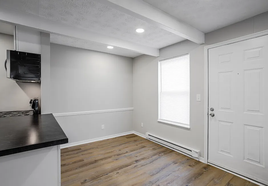 2 bed, 1.5 bath, 900 sqft, $1,275 — Photo 4