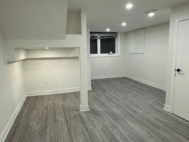 32 Slader Heights St #LOWER — Photo 10
