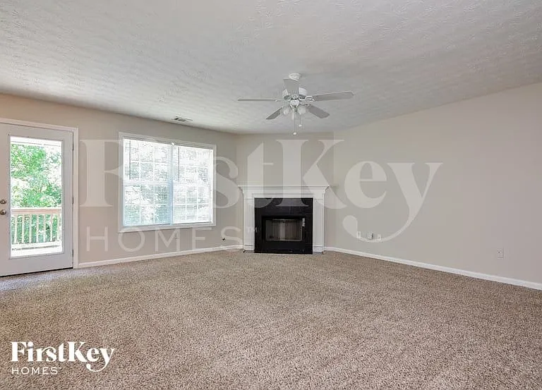 6272 Lake Valley Point — Photo 2