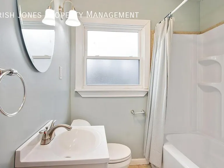 627 Kenmore Ave #UPPER — Photo 12