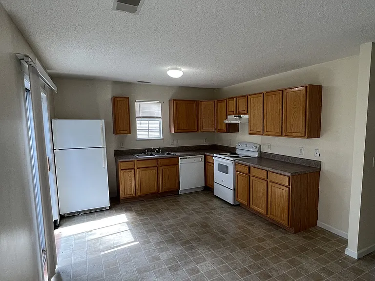 221 Fox Grove Cir #1 — Photo 3