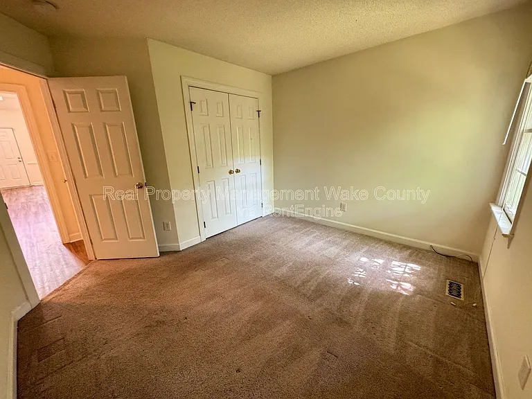 4328 Bartholomew Cir — Photo 17