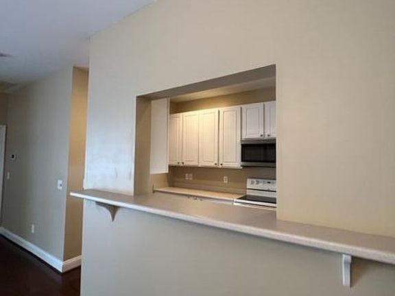 3rd image of 1546 Honeybee Ln