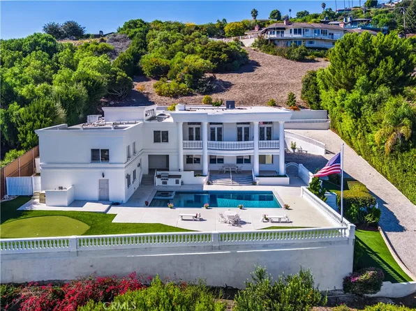 30323 Palos Verdes Dr E, Rancho Palos Verdes, CA 90275