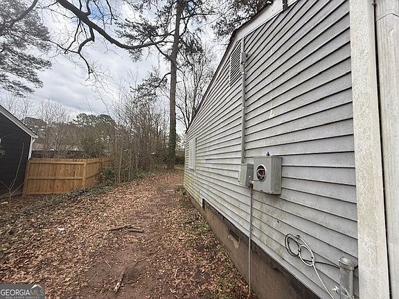 5th image of 4191 Hanes Dr