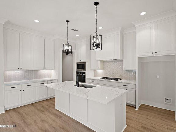 5th image of 523 Portner Way