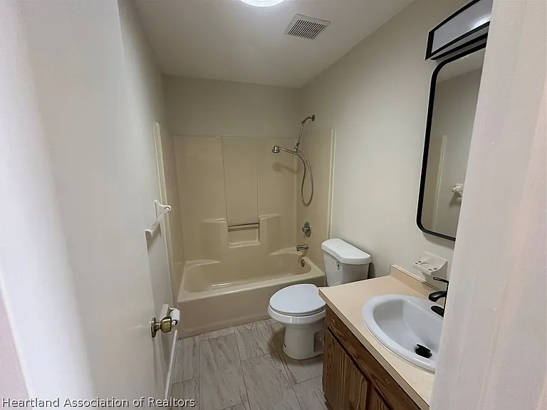 4016 Thompson Ave — Photo 8