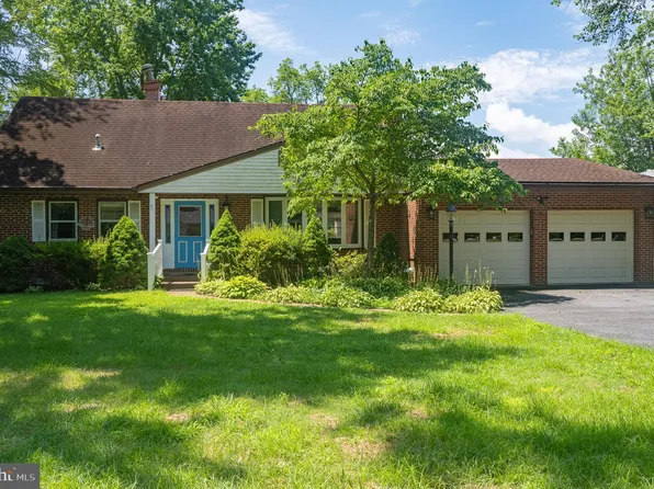 3932 W Shore Dr, Edgewater, MD 21037