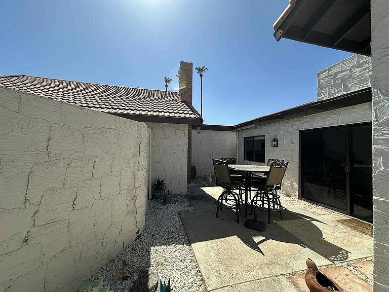 2350 E Miramonte Cir #E — Photo 32